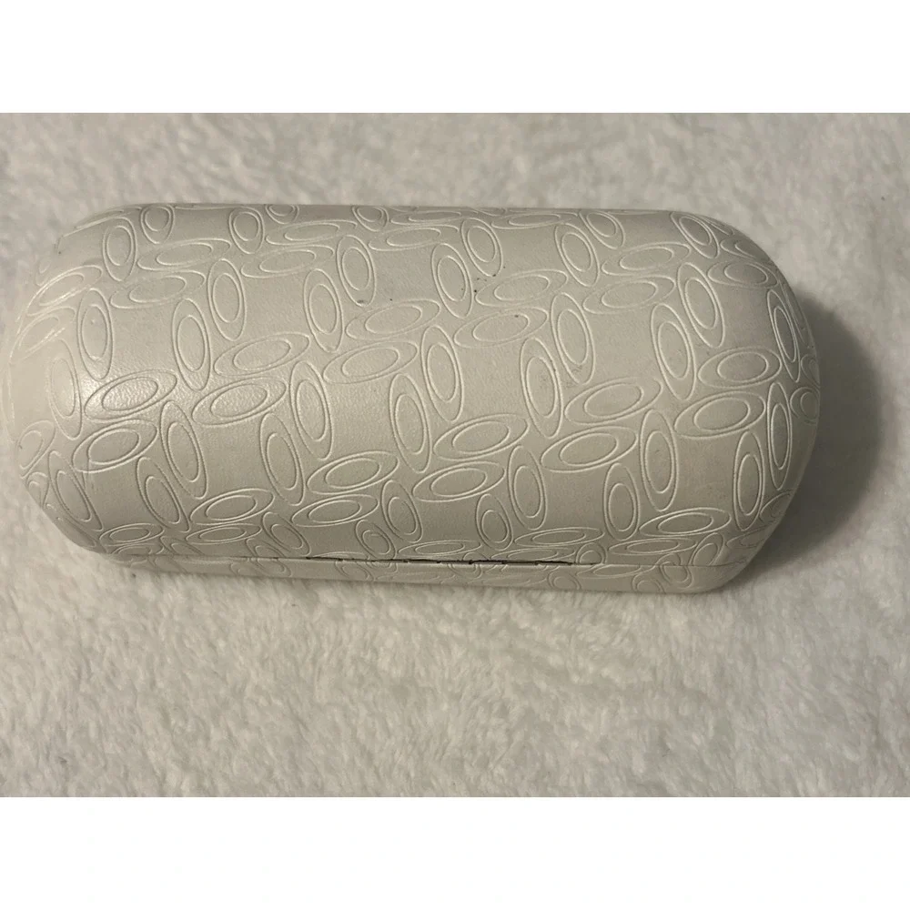 Oakley White Clamshell Hard Sunglasses Case O's with Microfiber Lining Interior